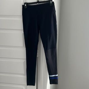 Mondetta navy blue leggings with mesh detail panel